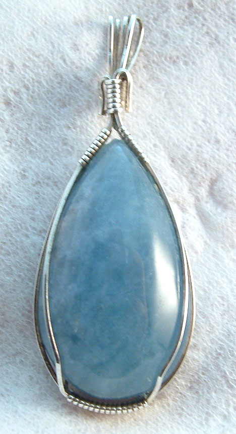 Handmade Aventurine pendant in silver wire